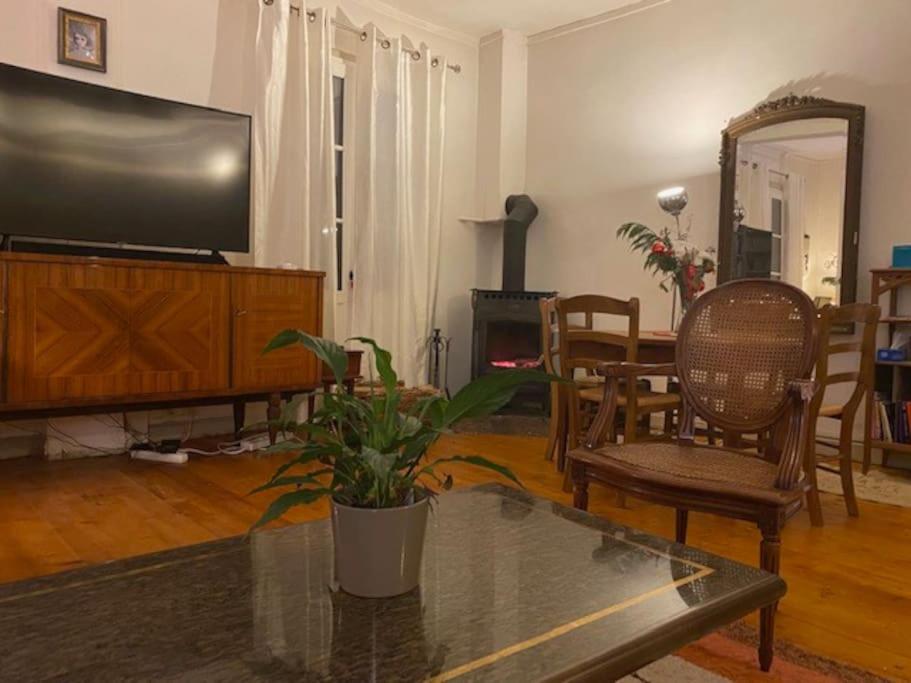 Appartement Le Nid Du Saleys - 70 M2 Centre Ville De Salies-de-Béarn Esterno foto